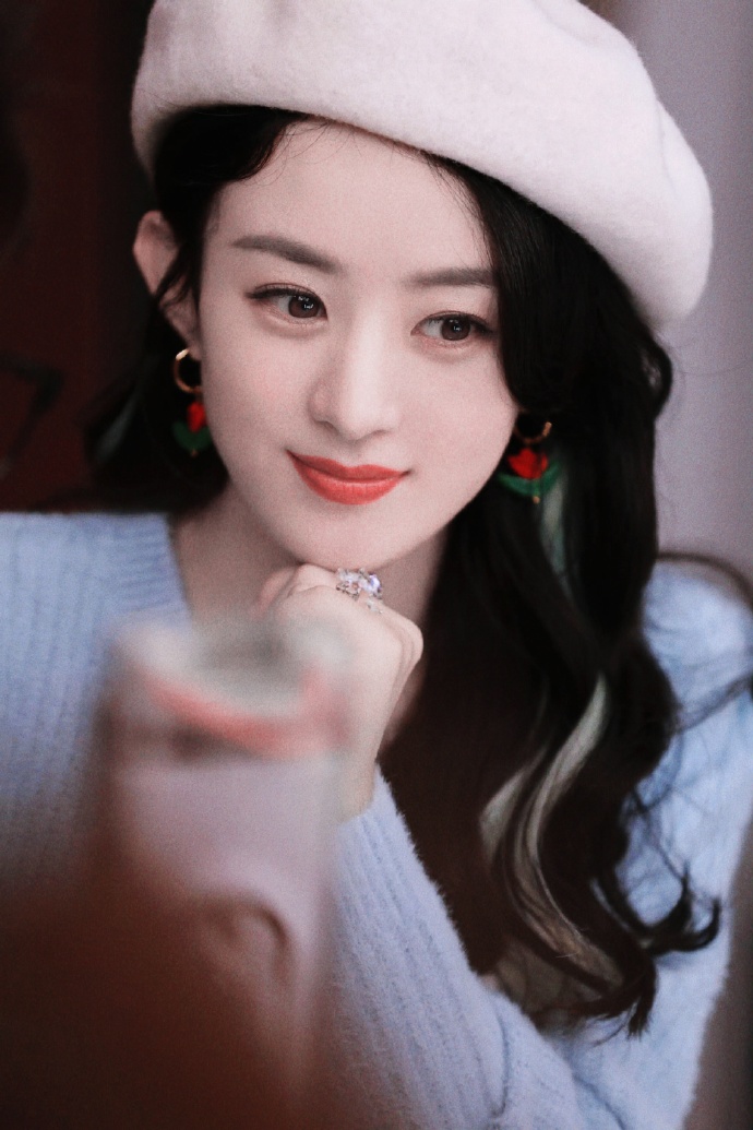 赵丽颖劈叉门真相_赵丽颖迟到事件_明星的黑料都是什么,